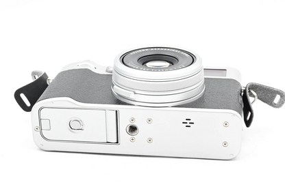 Fujifilm X100V Silver [ NearMint Less Than 100 Shutter count ] 26.1MP in Box